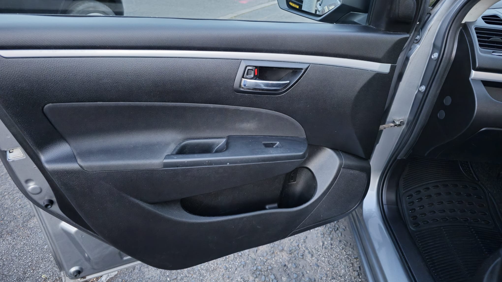 
								Suzuki Swift SZ3 full									