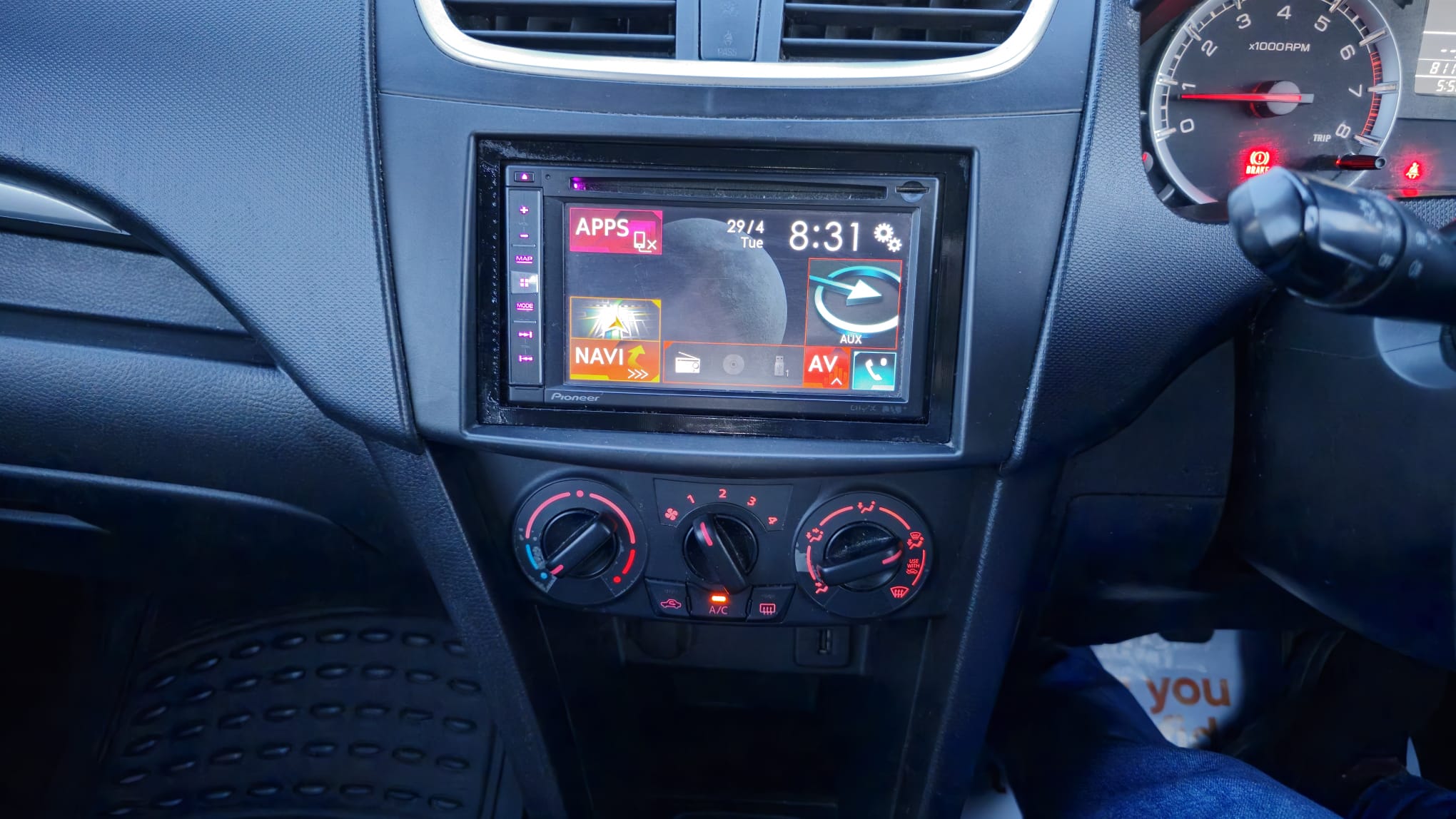 
								Suzuki Swift SZ3 full									