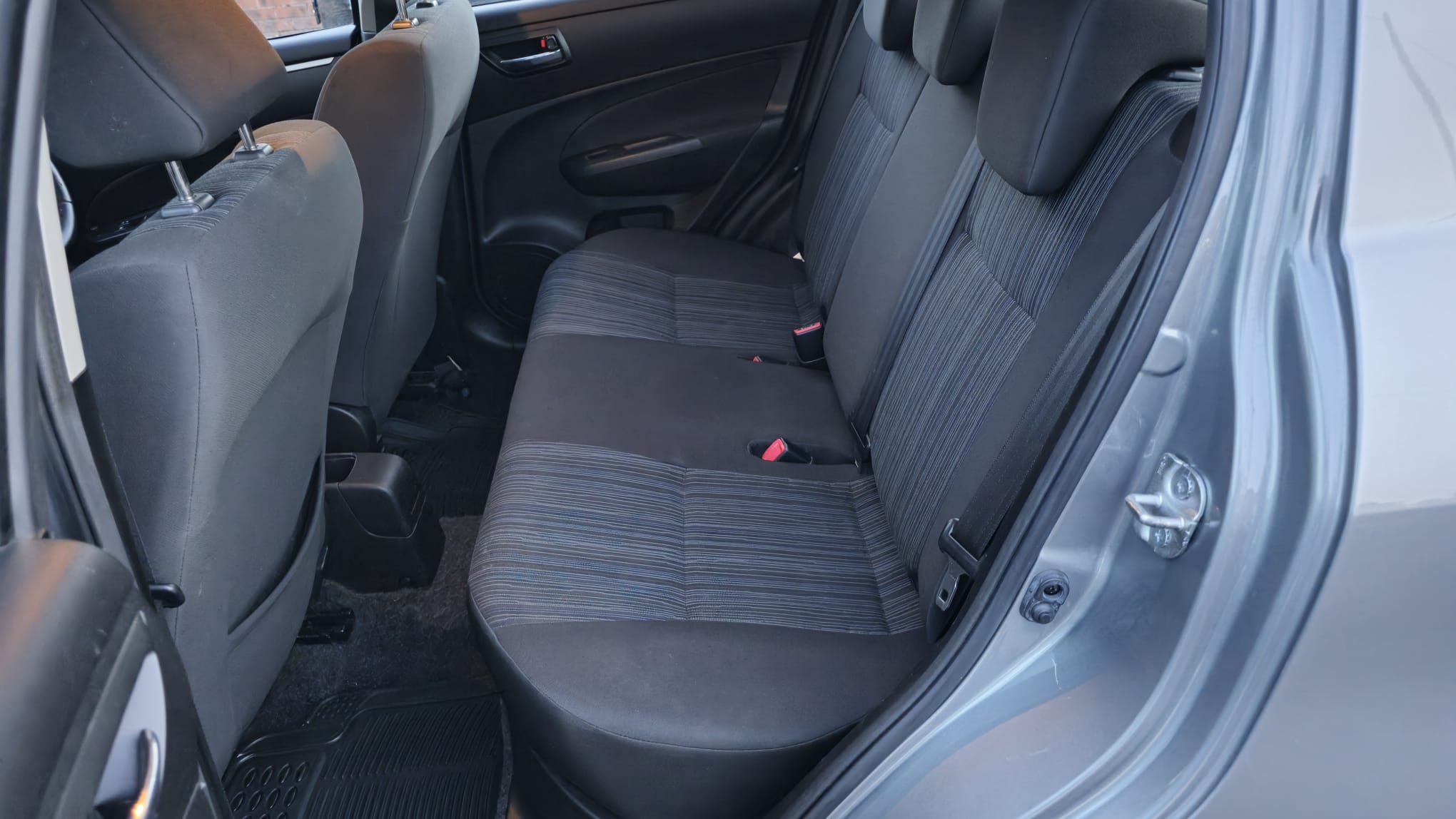 
								Suzuki Swift SZ3 full									
