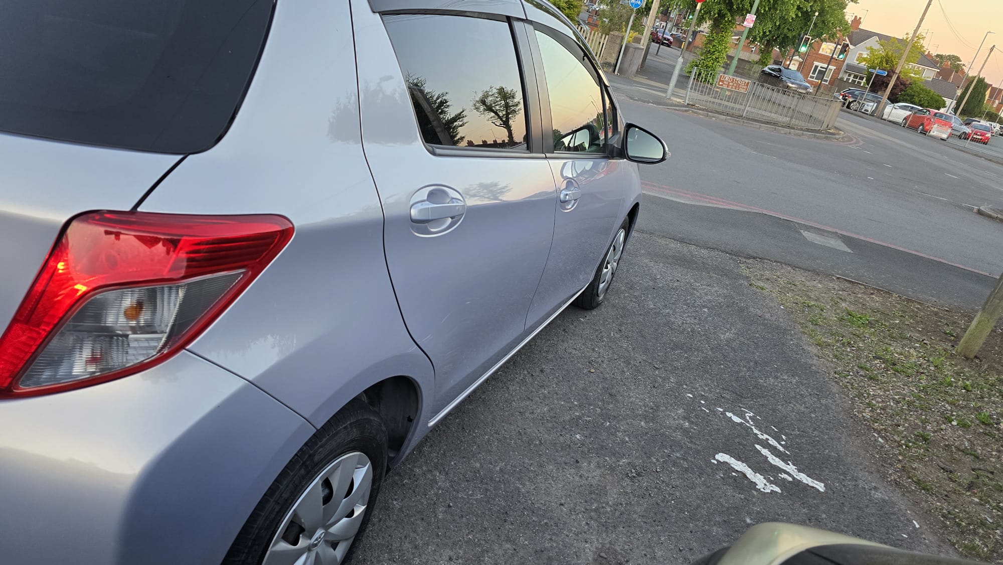 
								Toyota Yaris full									