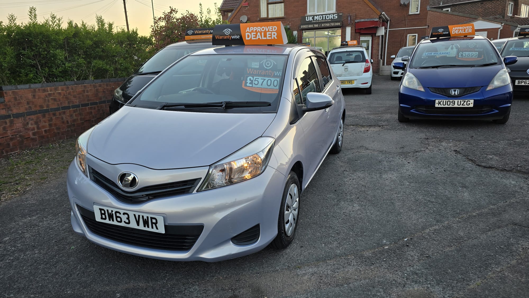 
								Toyota Yaris full									