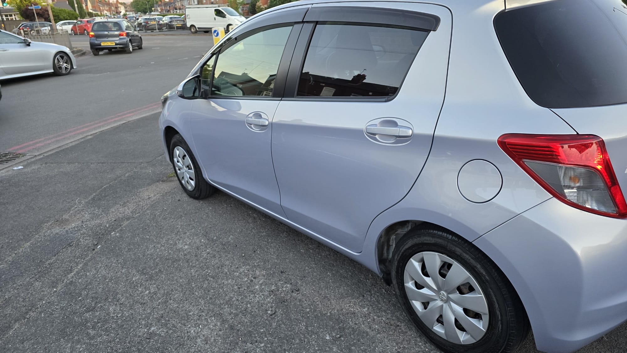 
								Toyota Yaris full									