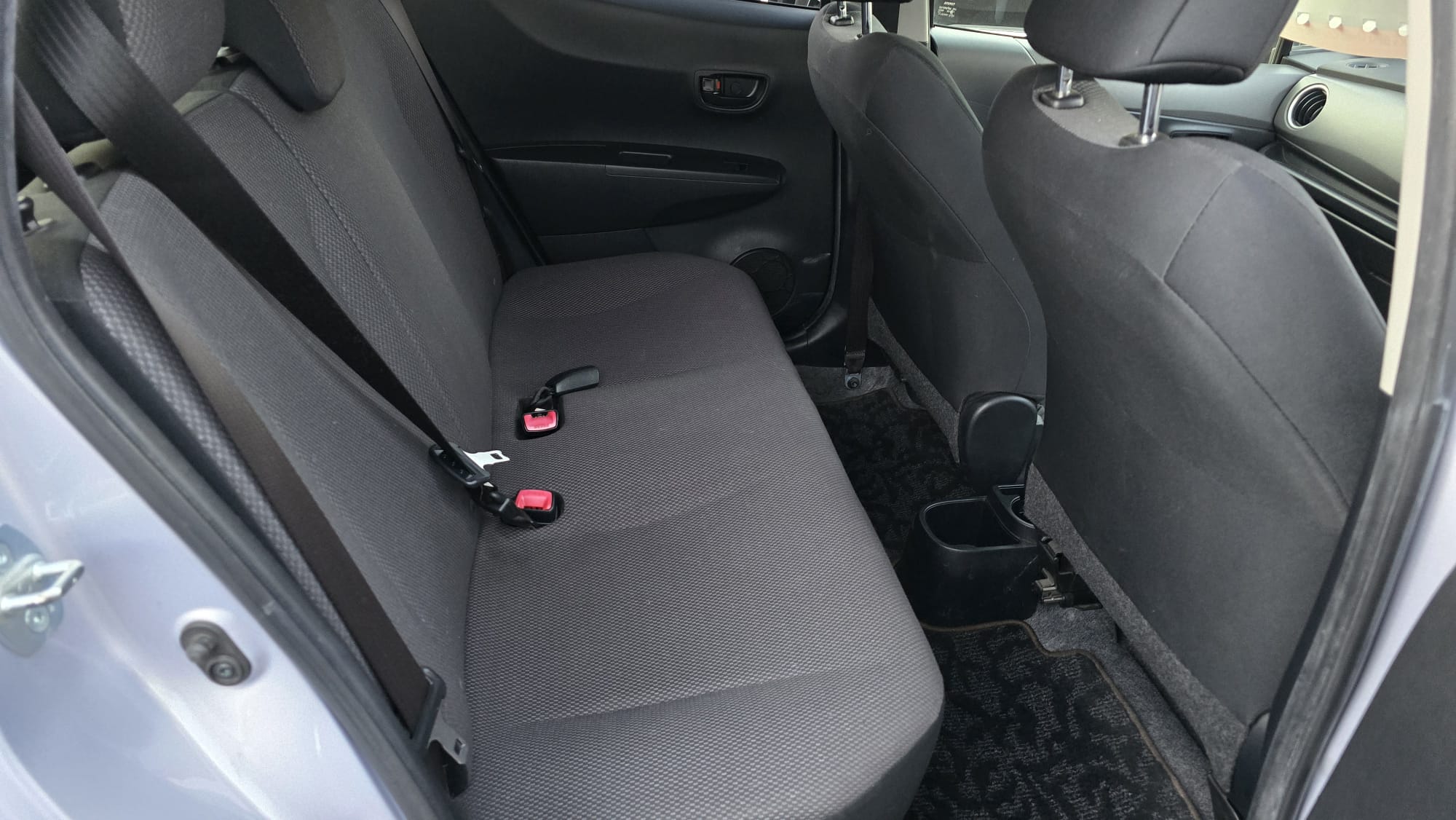 
								Toyota Yaris full									