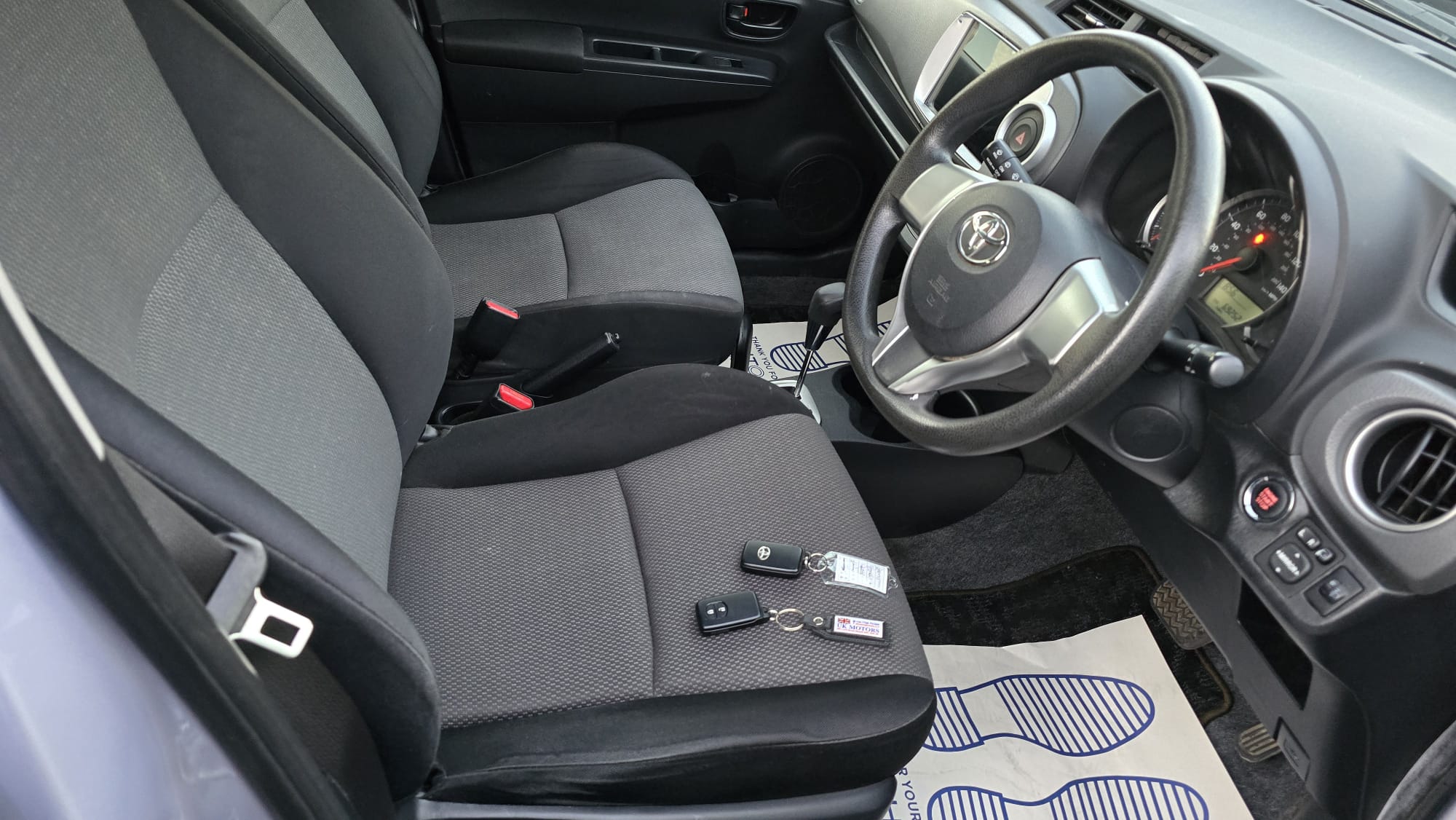 
								Toyota Yaris full									