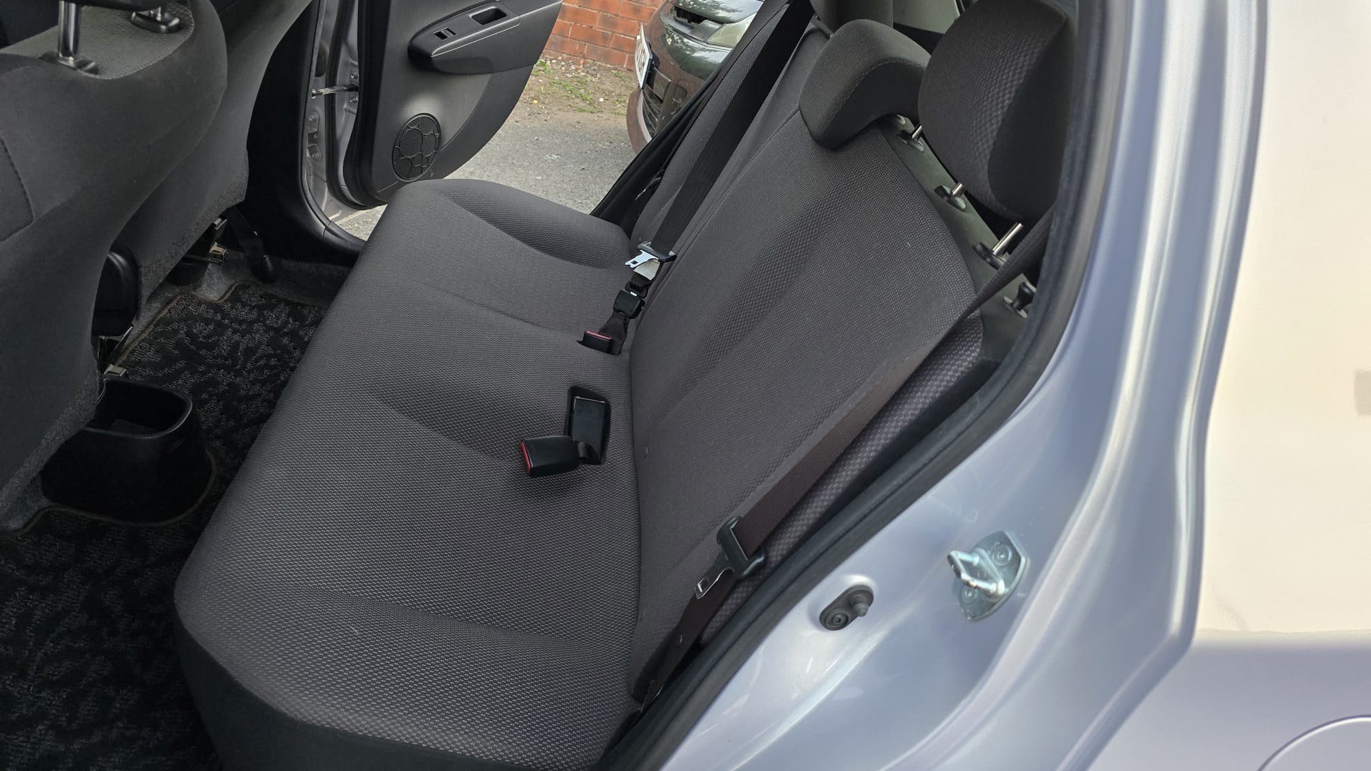 
								Toyota Yaris full									