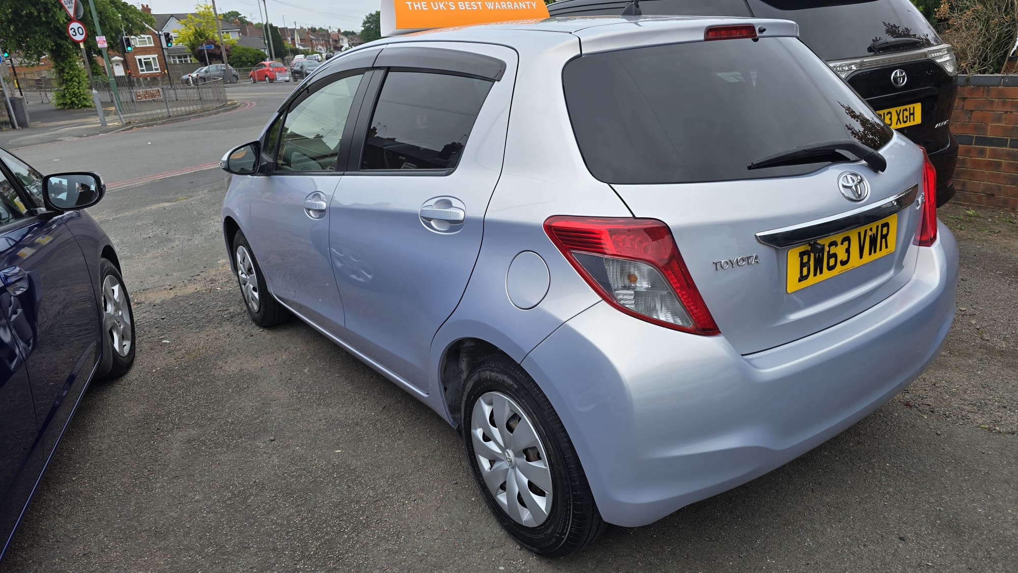 
								Toyota Yaris full									