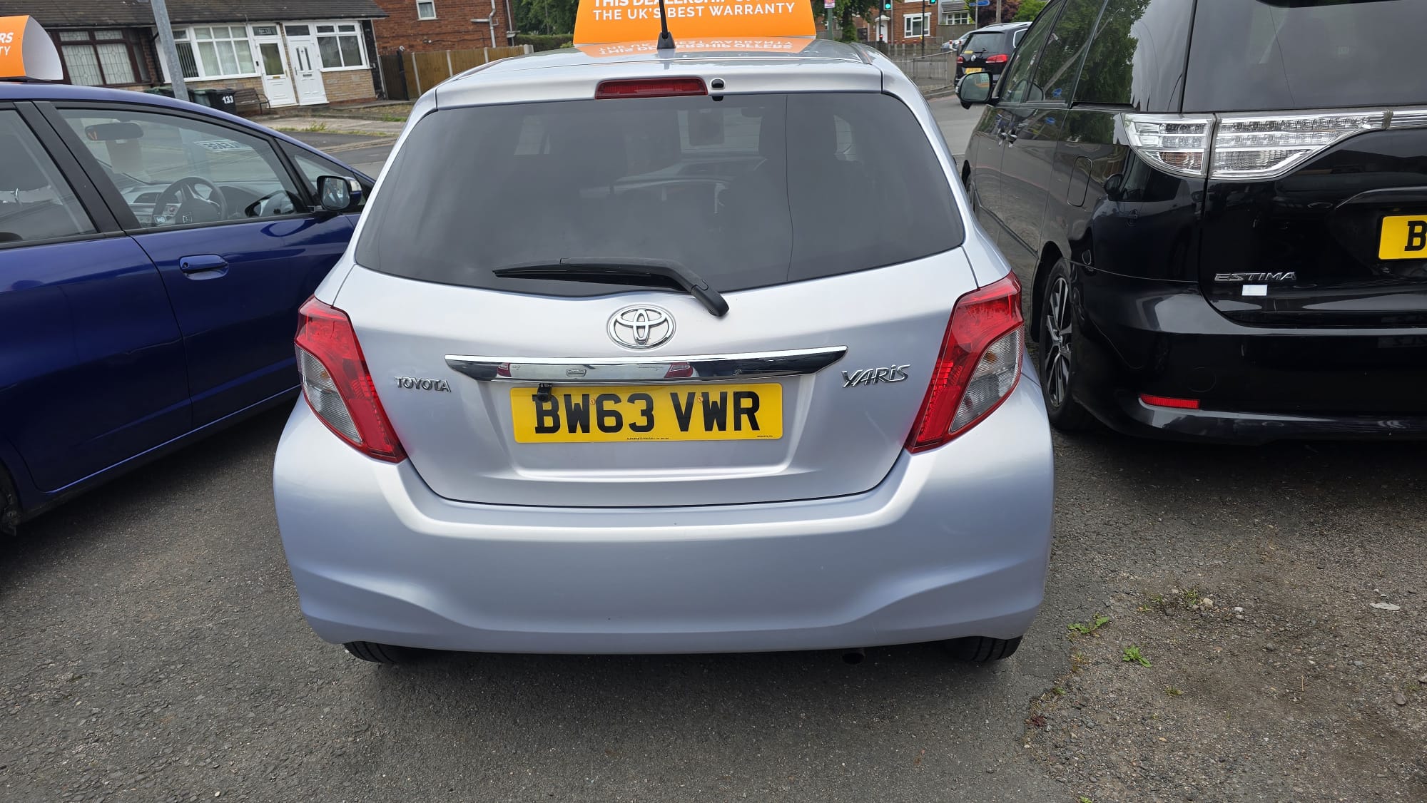 
								Toyota Yaris full									