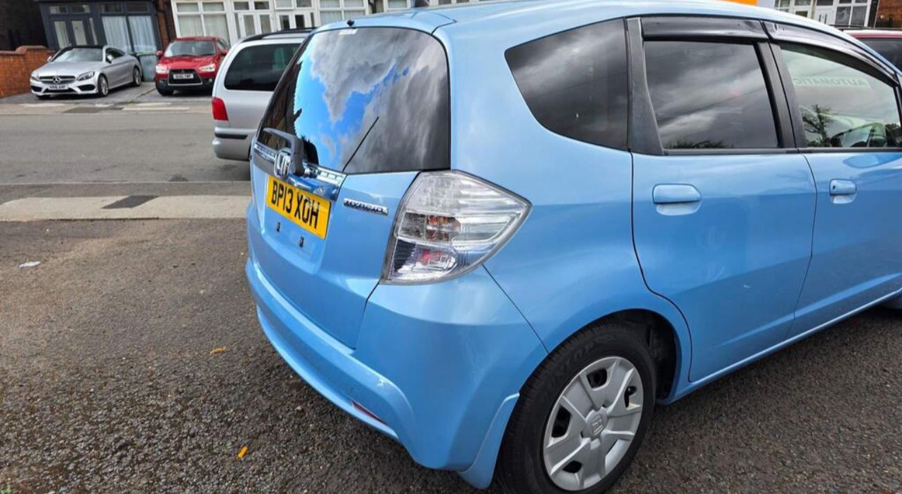 
								Honda Jazz 2013 For Sale full									