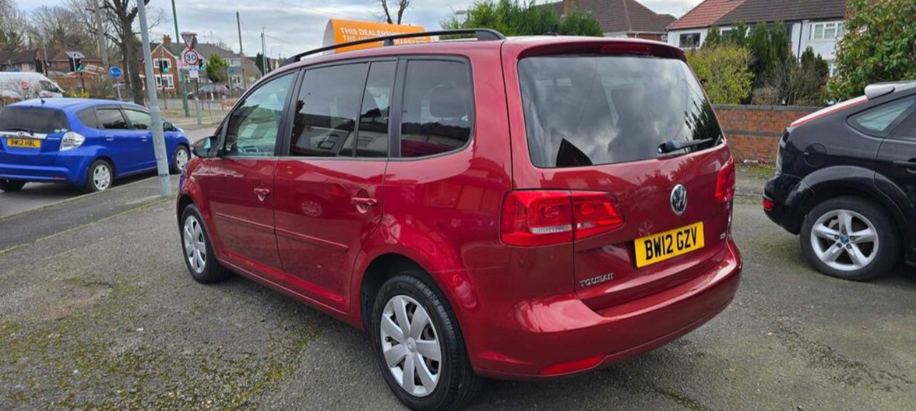 
								Volkswagen Touran full									