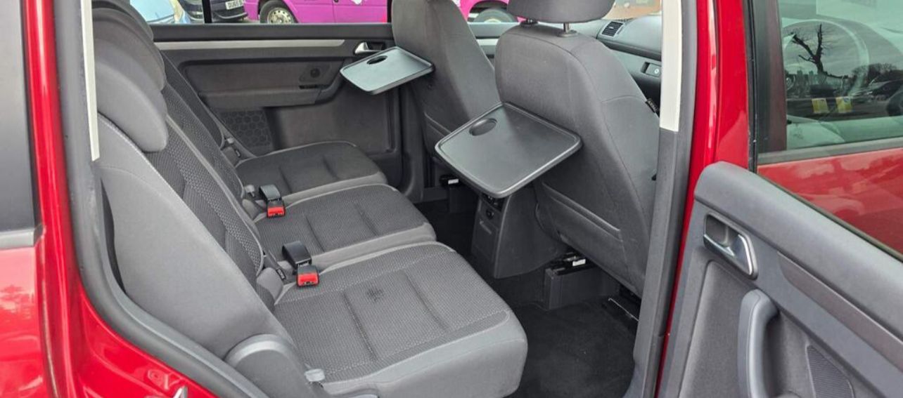 
								Volkswagen Touran full									