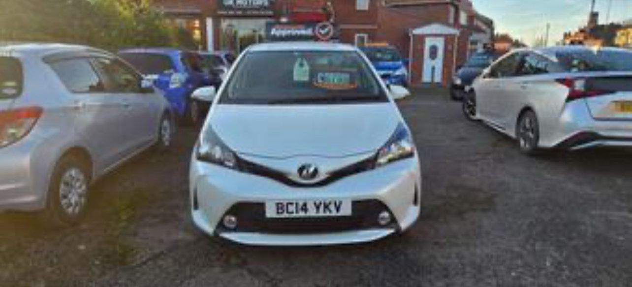 
								Toyota Vitz In Walsall for Sale full									