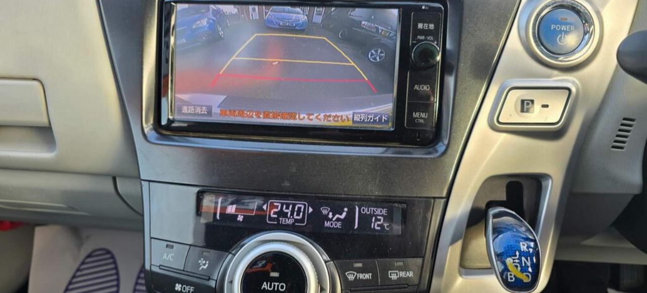 
								2014 Toyota Prius+ full									