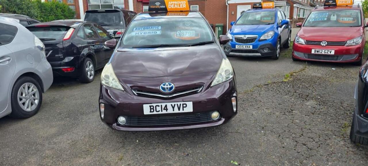 
								2014 Toyota Prius + full									